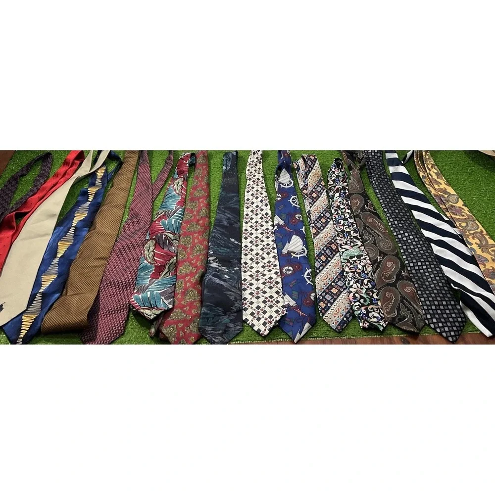 Vintage Designer Ties Lot (32) 80s 90s Silk Dior Ralph Lauren, Polo, Brooks Bros